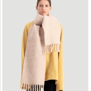 Holzweiler alpaca scarf cream nwt